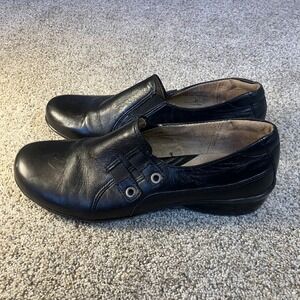 Naturalizer Carsten Black Leather Slip On Loafers Shoes Button Accent Womens 7.5